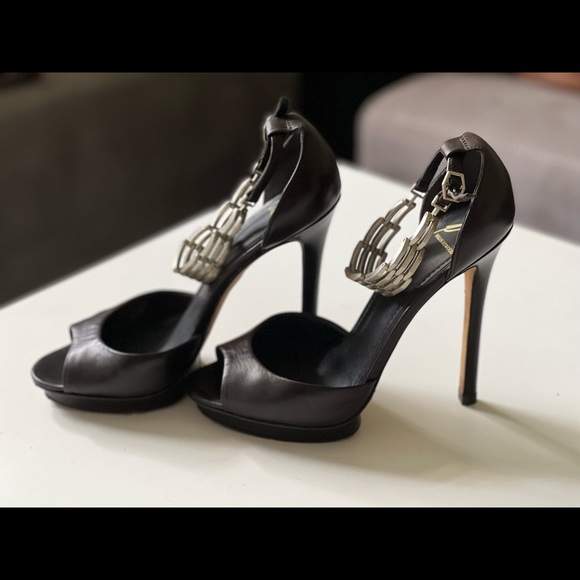 Brian Atwood ankle strap platform heel in black - size 7 - Picture 2 of 4